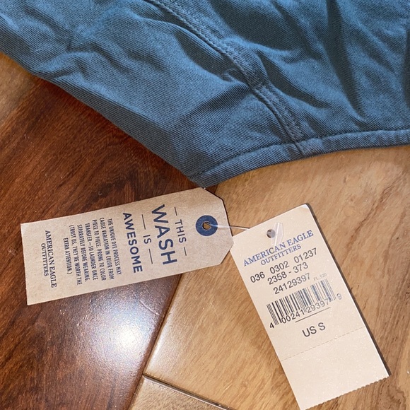 NWT GREEN AMERICAN EAGLE STRAPPY CROP TOP - Picture 2 of 4